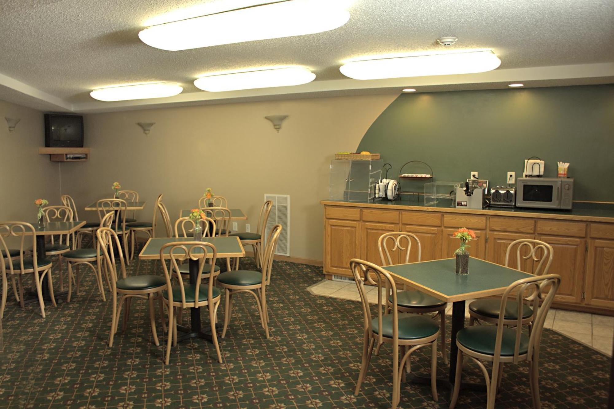 Americas Best Value Inn Annandale Buitenkant foto