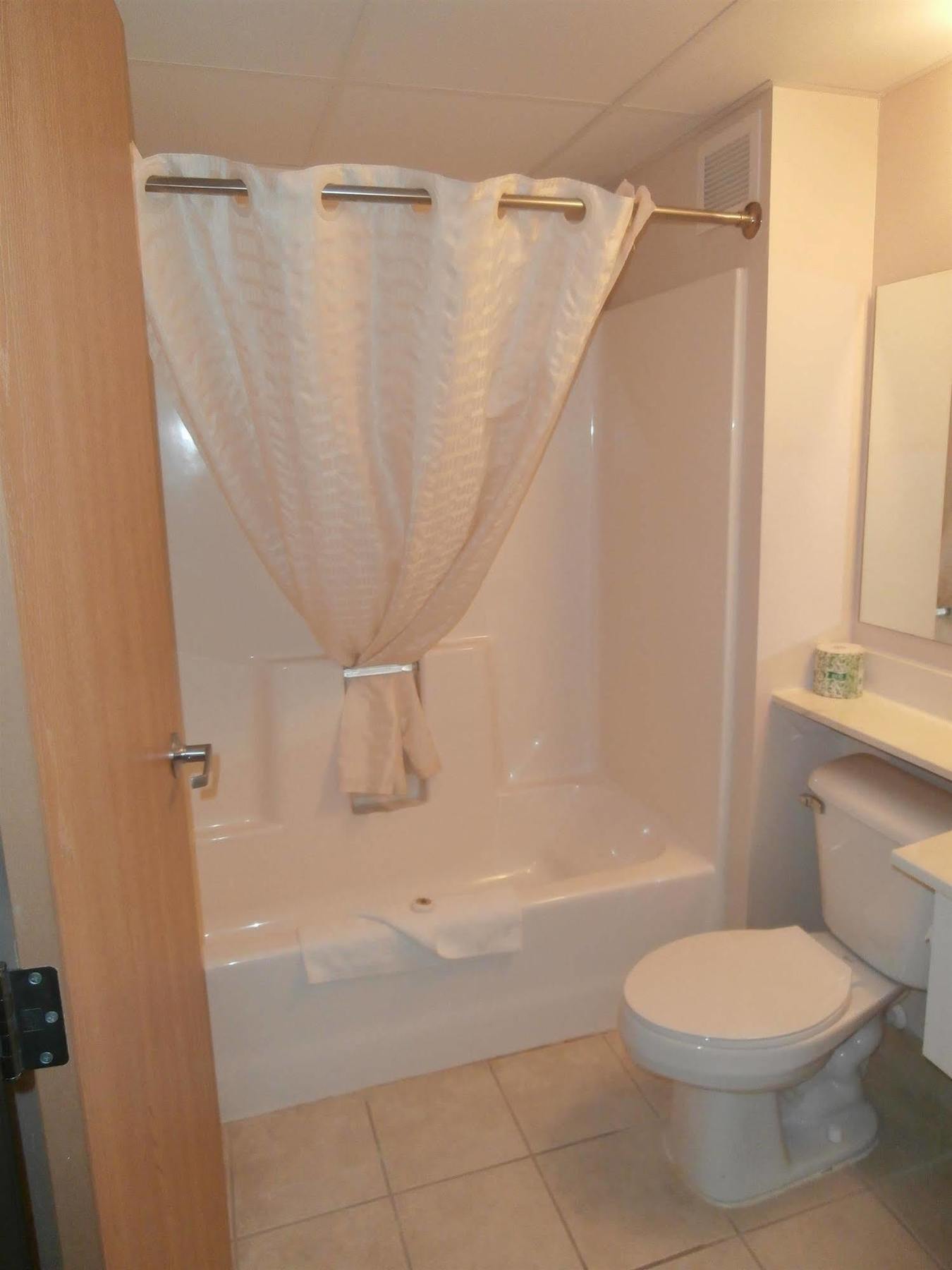 Americas Best Value Inn Annandale Buitenkant foto